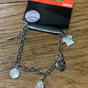 NY Yankees charm bracelet